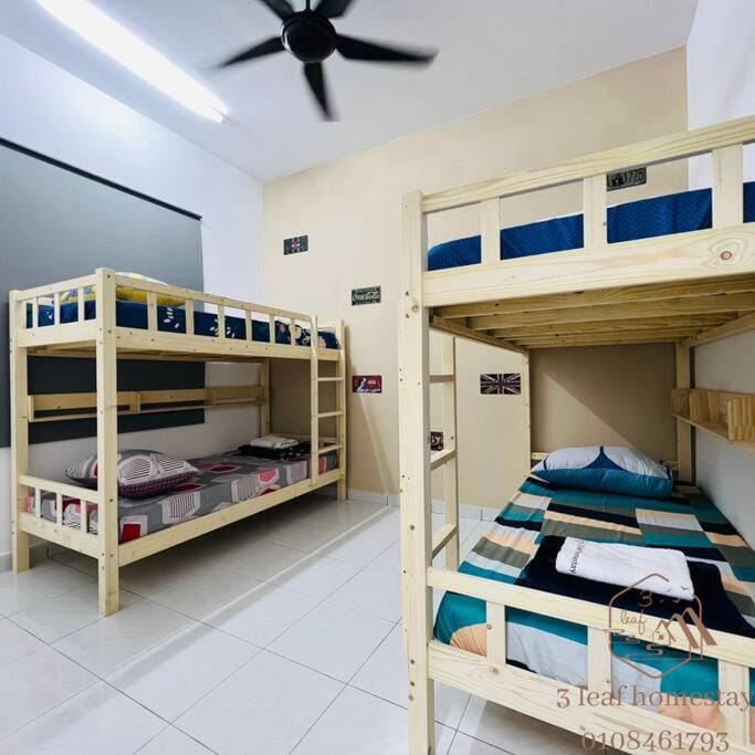 Bedroom, bunk bed, air conditioner