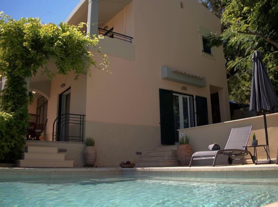 Property building, Pool view