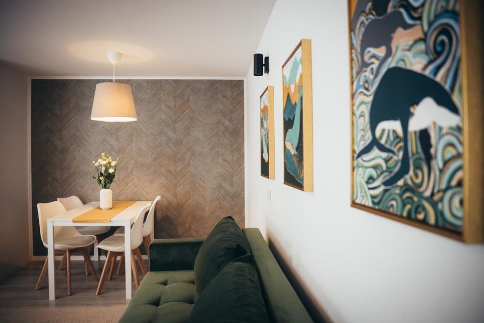 Living room, Dining area