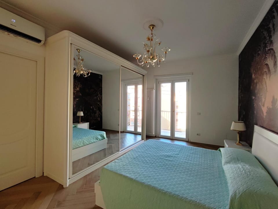 Bed, Photo of the whole room, Bedroom, wardrobe, air conditioner