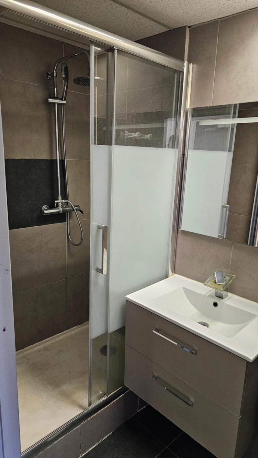 Grand studio climatisé Apartment in La Ciotat