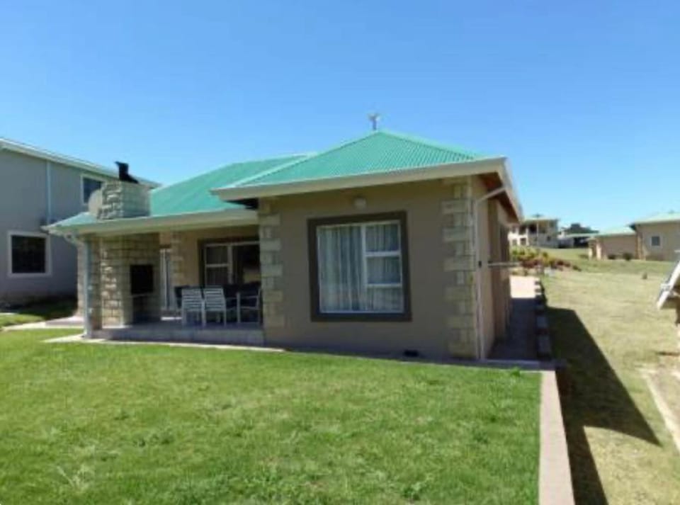 6 Sleeper Villa Clarens Golf Estate Apartment in South Africa