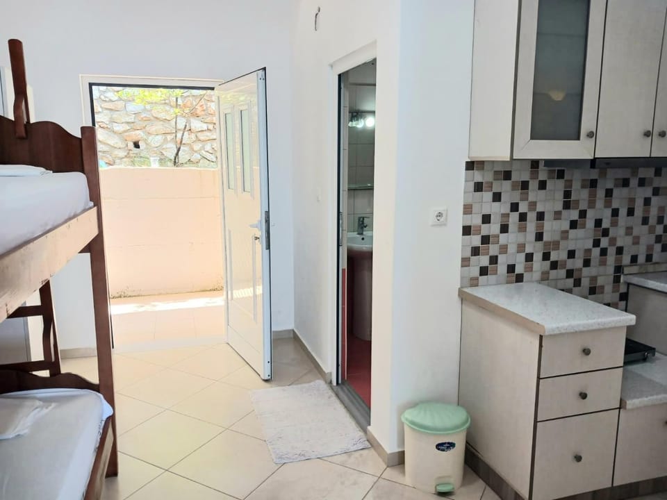 Toilet, Kitchen or kitchenette