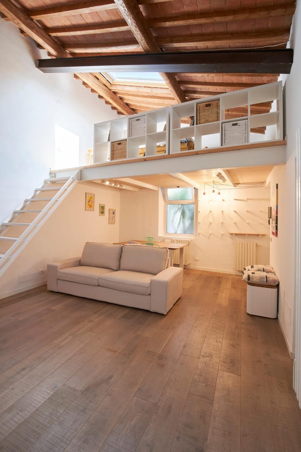 Living room, Photo of the whole room, Seating area