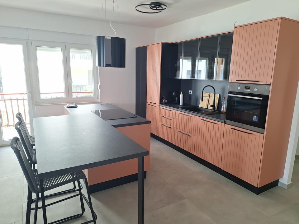 Apartment L Apartment in Okrug Gornji