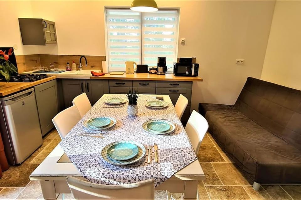 T-2ouest47m2 dans la maison au bord du Canal du Midi Apartment in Nouvelle-Aquitaine