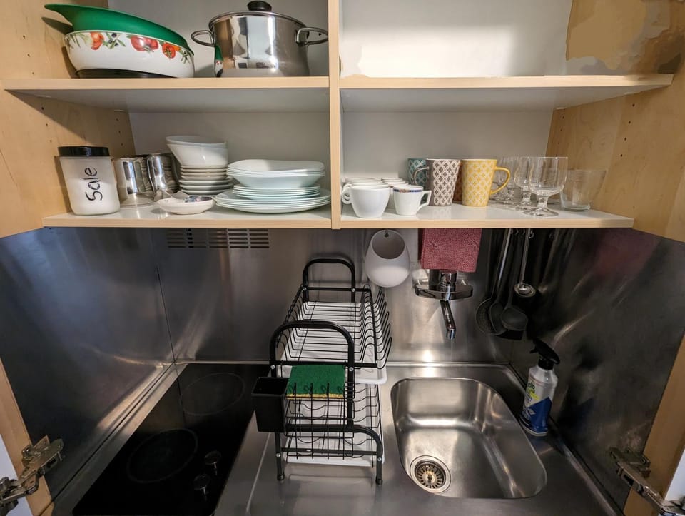 Kitchen or kitchenette, kitchen