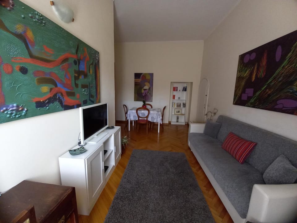 TV and multimedia, Living room, Seating area
