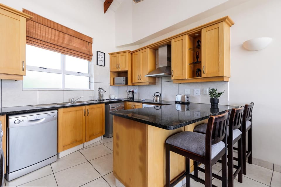 Kitchen or kitchenette, dishwasher