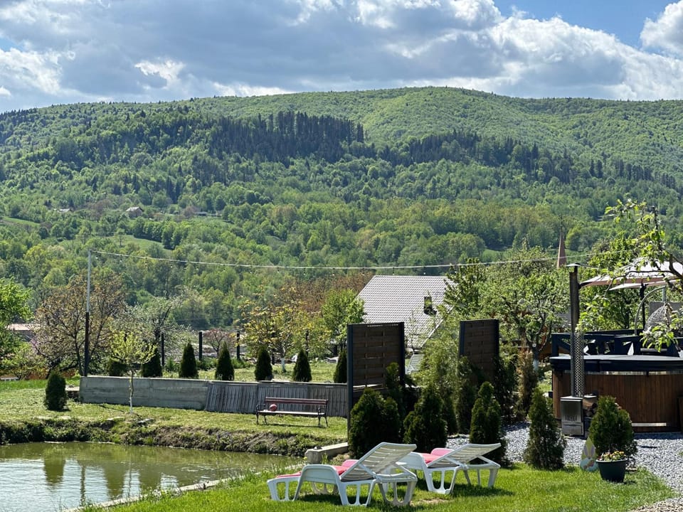 A Green Nest Chalet in Romania