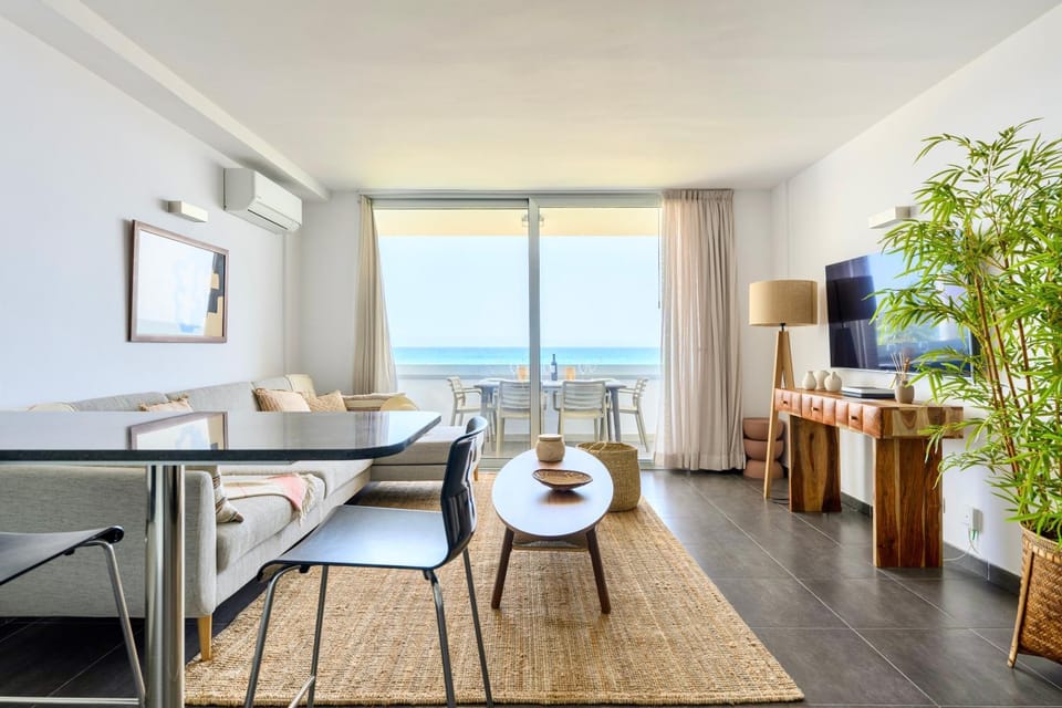 Living room, Sea view