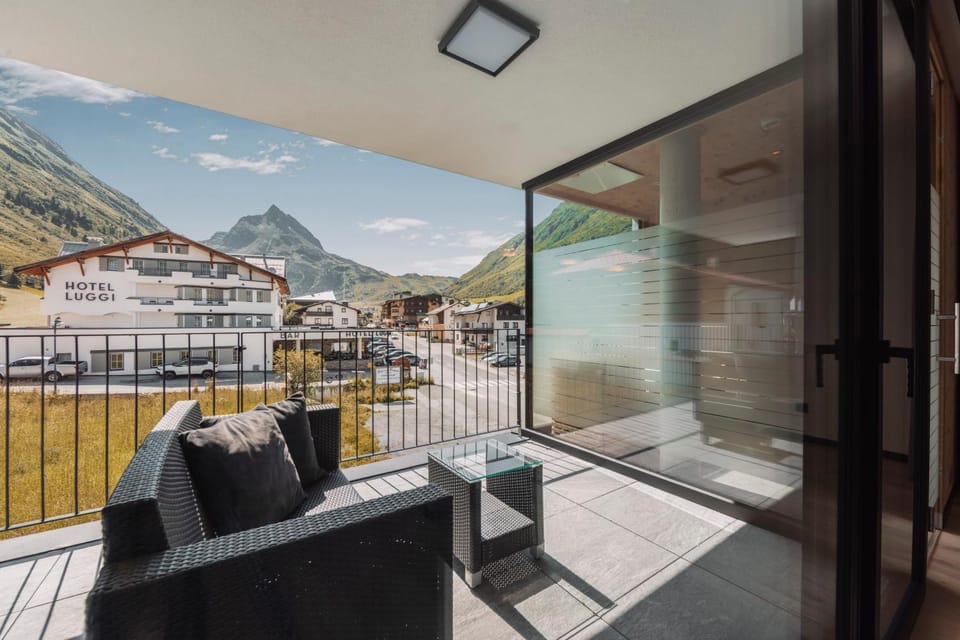 Natural landscape, View (from property/room), Balcony/Terrace, Mountain view