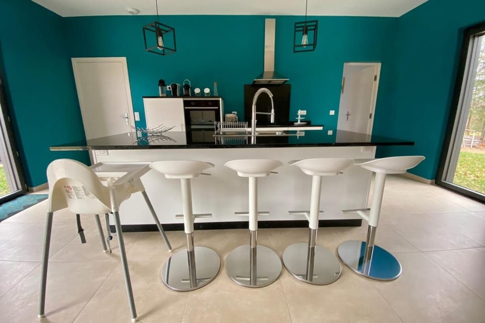 Coffee/tea facilities, Kitchen or kitchenette, Dining area, minibar, pet friendly, stove, toaster