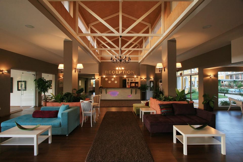 Communal lounge/ TV room, Lobby or reception, Seating area