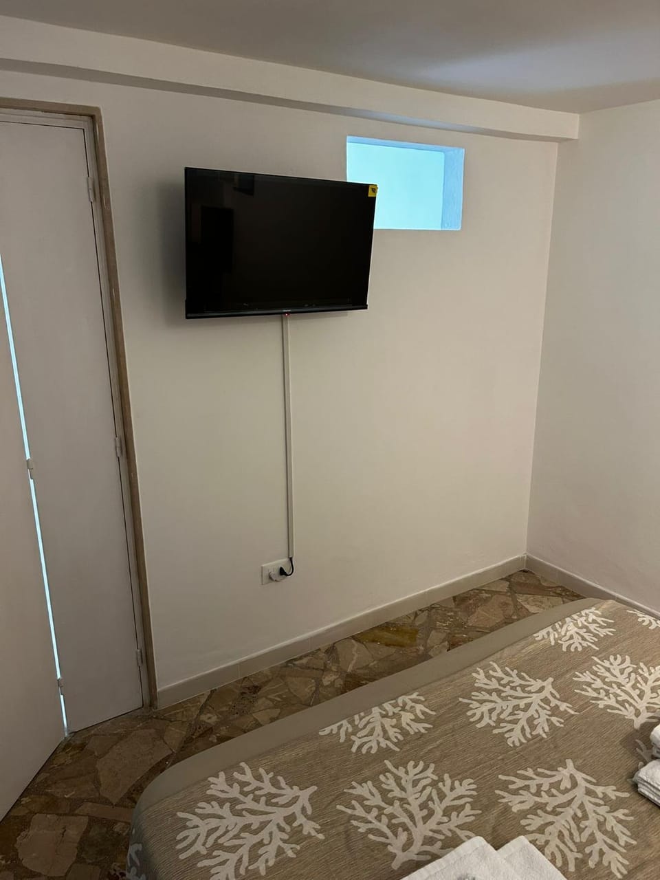 Bed, TV and multimedia, Photo of the whole room, Evening entertainment, Bedroom