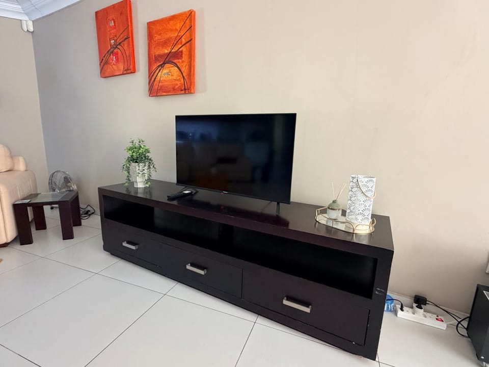 Communal lounge/ TV room, TV and multimedia