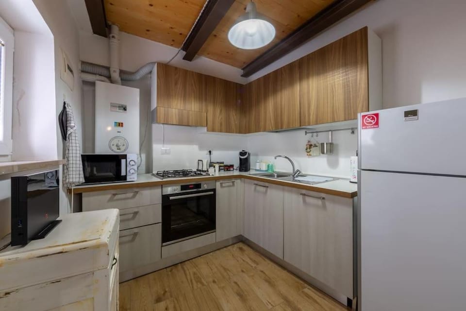 Kitchen or kitchenette, minibar, pet friendly, stove