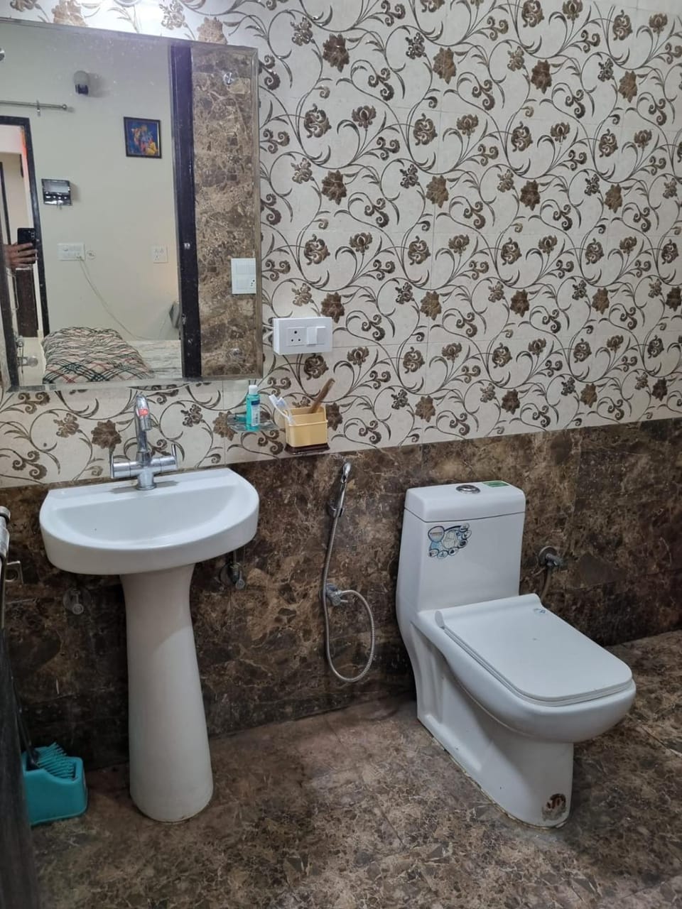 HOmTEL-2BHK Independent Flat by Pushpanjali QLH Apartment in Dehradun