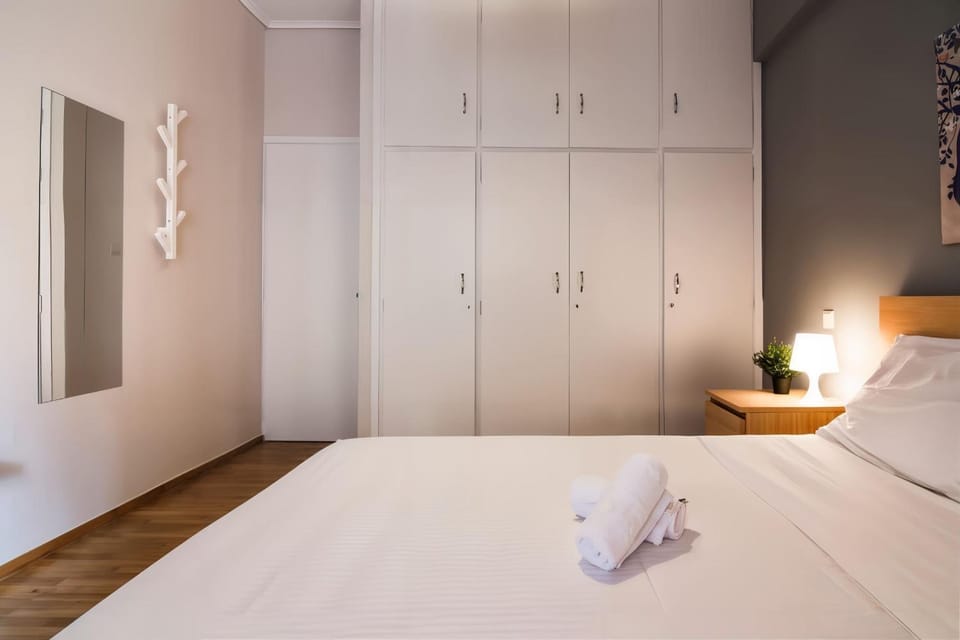Comfy Athenian 1BD Apt next to Neos Kosmos Metro House in Athens