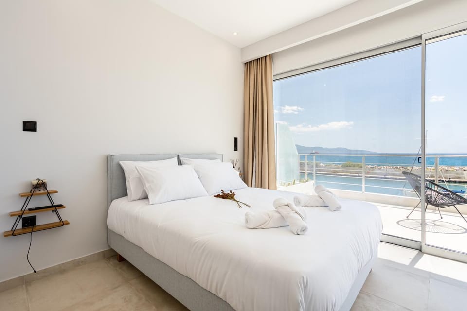 Bed, Bedroom, Sea view