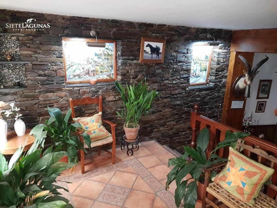 APARTAMENTOS SIETE LAGUNAS Apartment in Alpujarra Granadina