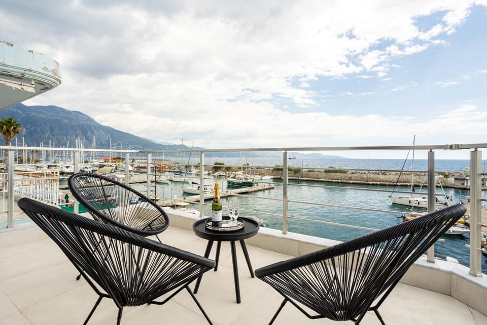 Natural landscape, View (from property/room), Balcony/Terrace, Sea view