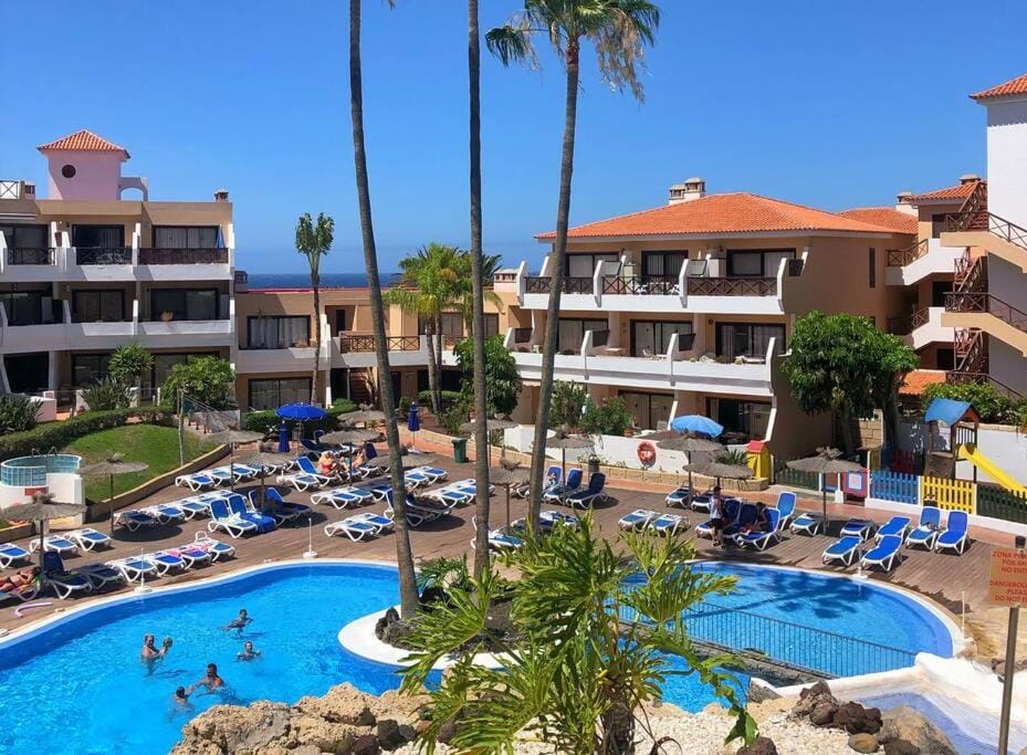 Property building, Pool view, Swimming pool