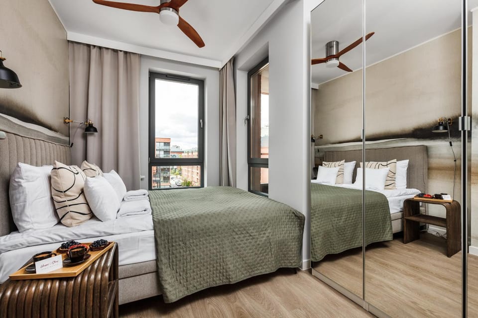 Bed, Photo of the whole room, Seating area, Bedroom