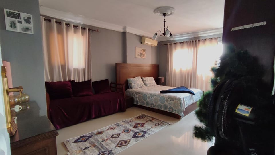 Bed, Living room, Bedroom