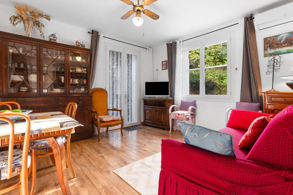 Property building, Living room