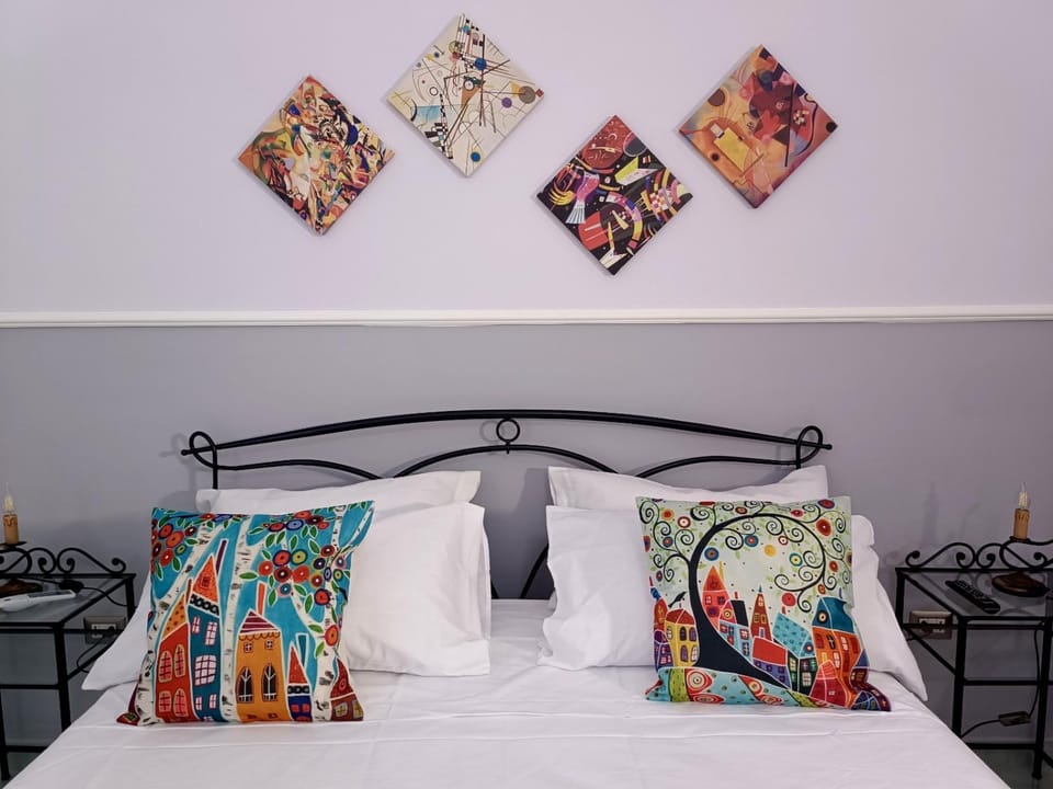 Bed, Photo of the whole room