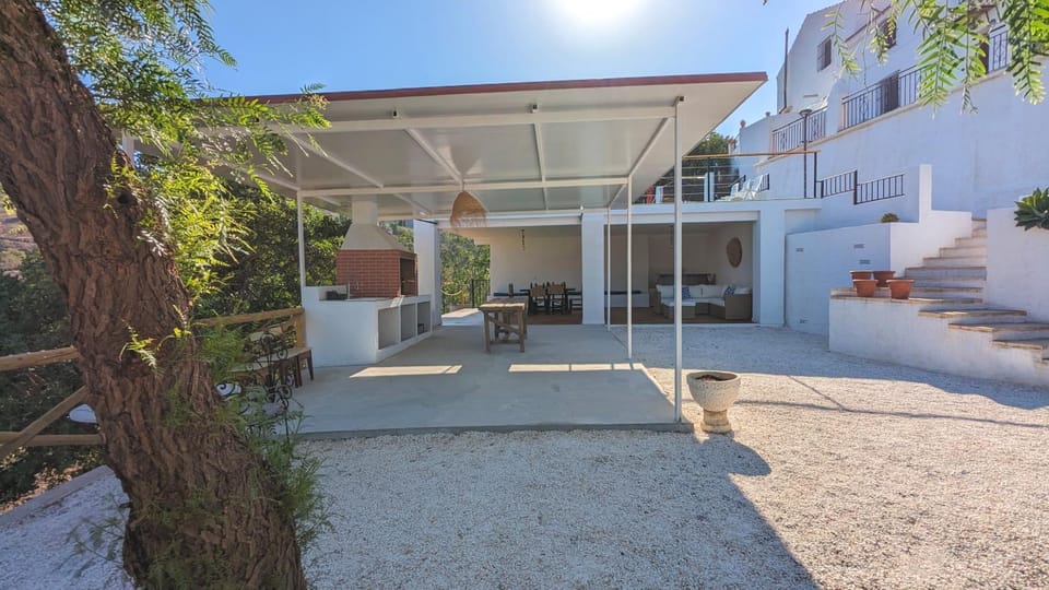 Day, BBQ facilities, Garden
