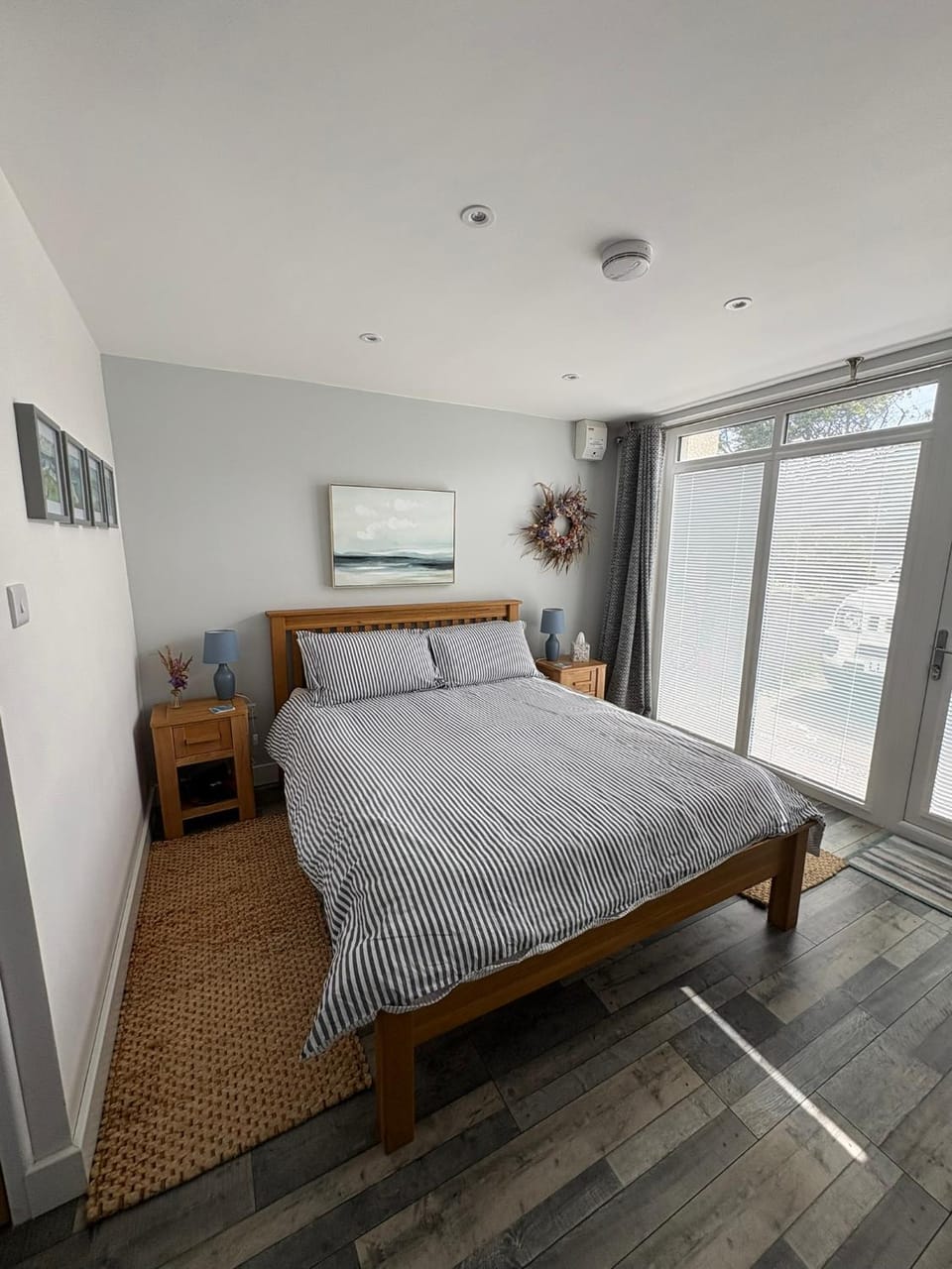 Private, modern guest suite Four Mile Bridge, Rhoscolyn Apartment in Wales