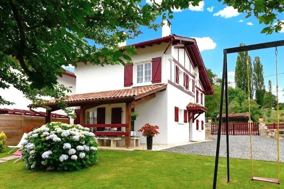 Ur ondoa House in French Basque Country