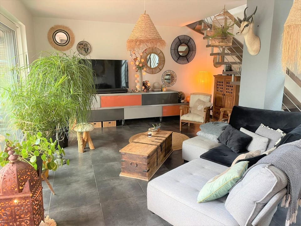 Communal lounge/ TV room