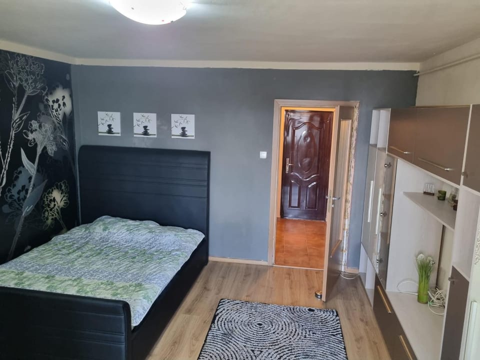 Bed, Photo of the whole room, Bedroom, wardrobe