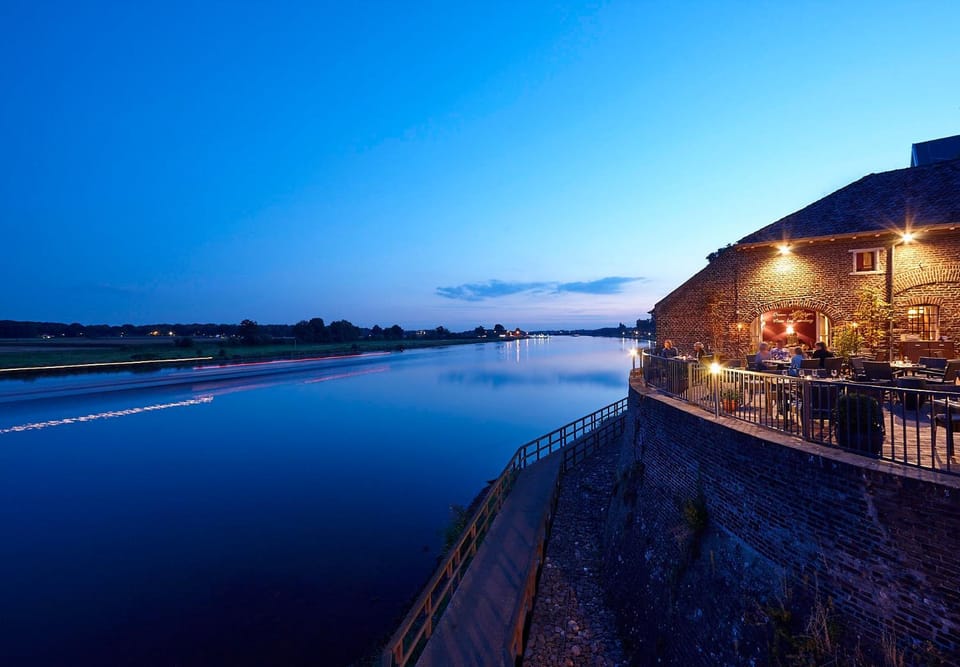 Bird's eye view, River view
