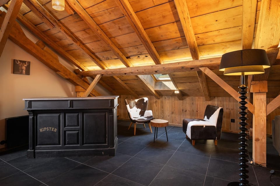 Lounge or bar