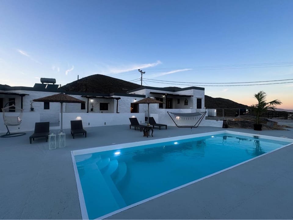 Property building, Pool view, Swimming pool, sunbed