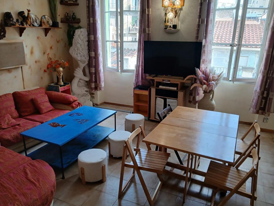 Property building, Living room