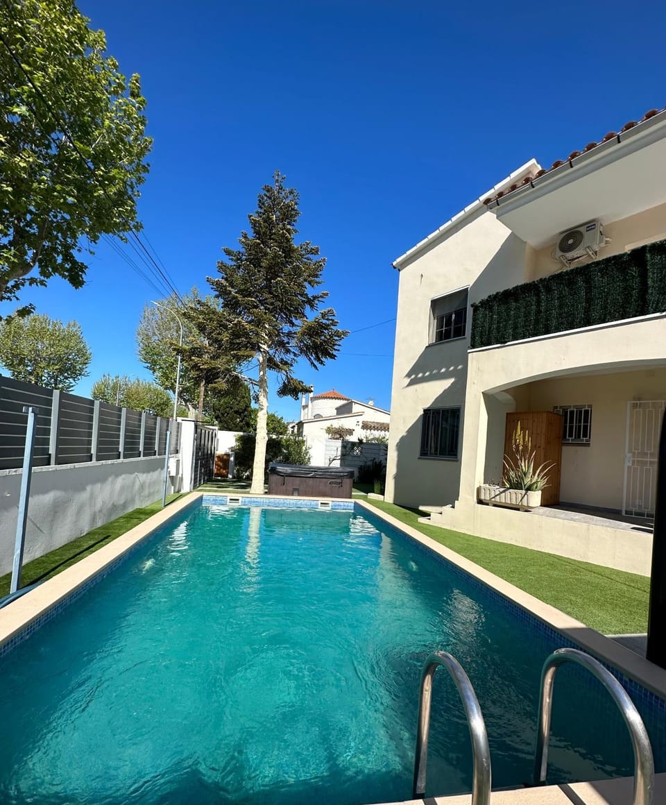 Day, Pool view, Swimming pool