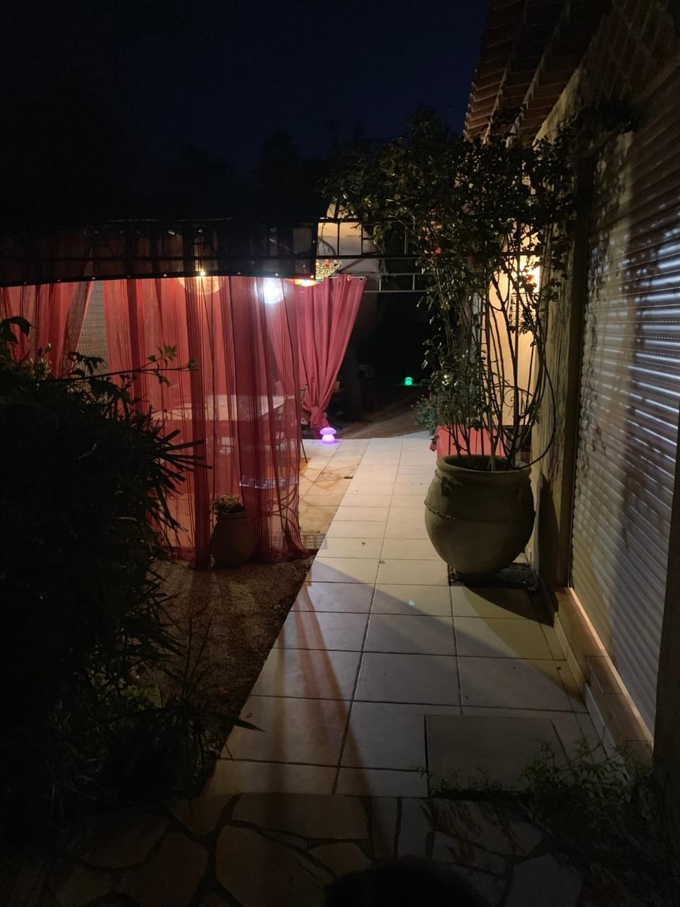Aux Amandiers Bed and Breakfast in Fréjus