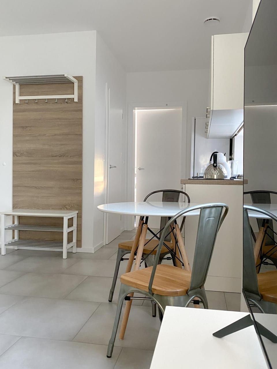 Kitchen or kitchenette, Living room, Seating area, Dining area, wardrobe