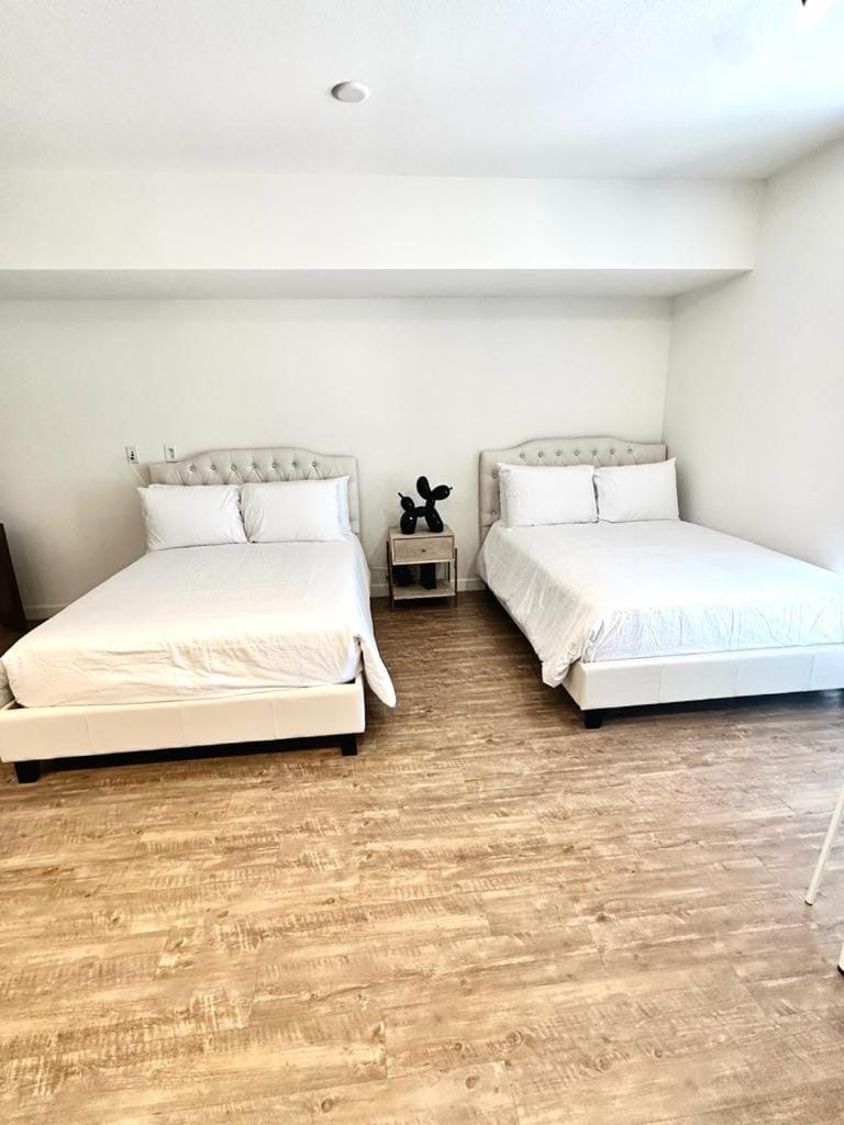 Studios Universal 10 min drive FREE parking and WIFI Apartment in Hollywood