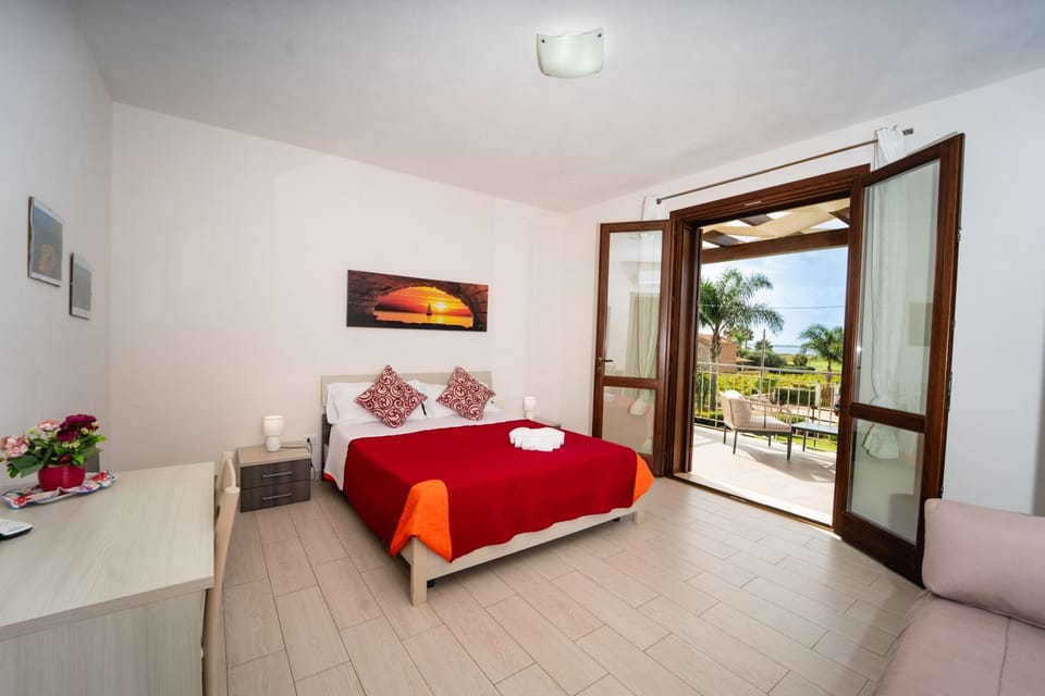 Spring, Balcony/Terrace, Photo of the whole room, Bedroom, Sea view, furniture