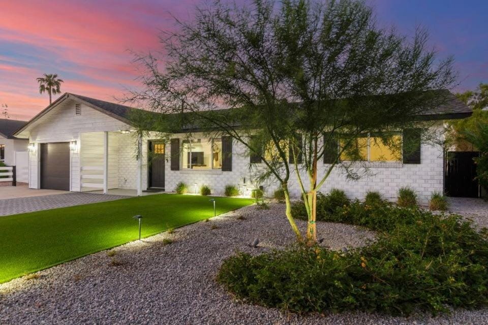 Crown Azul - Old Town 2 Primary's New Pool Spa BBQ House in Scottsdale