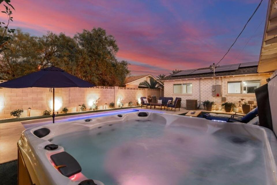 Crown Azul - Old Town 2 Primary's New Pool Spa BBQ House in Scottsdale
