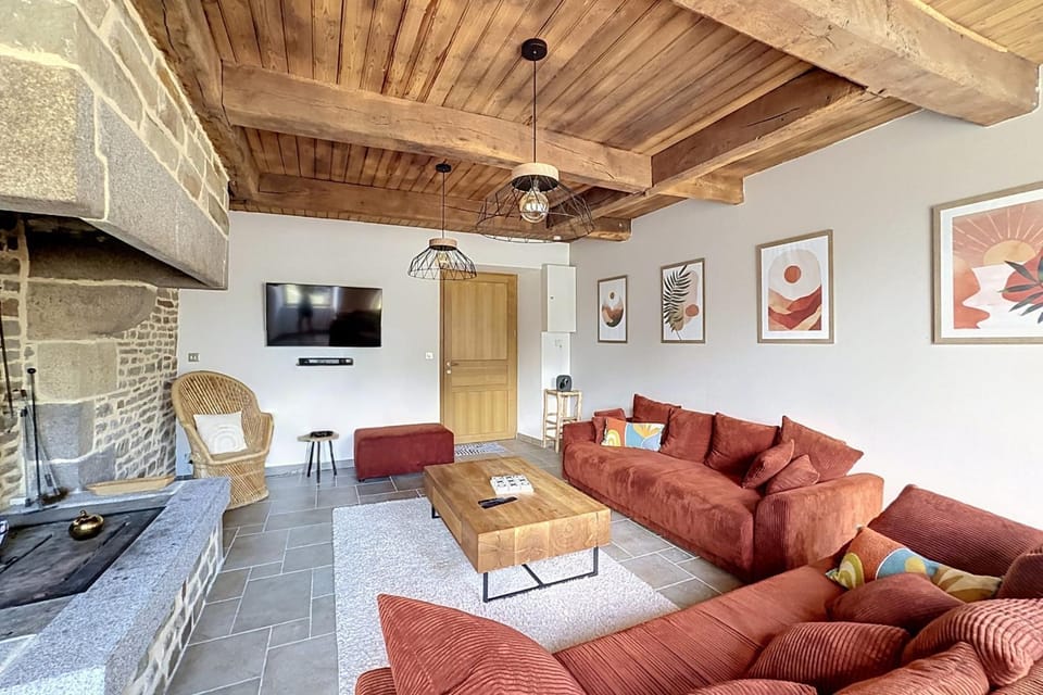 Maisons de Familles Quiet family-friendly vacation rental with a spa House in Normandy