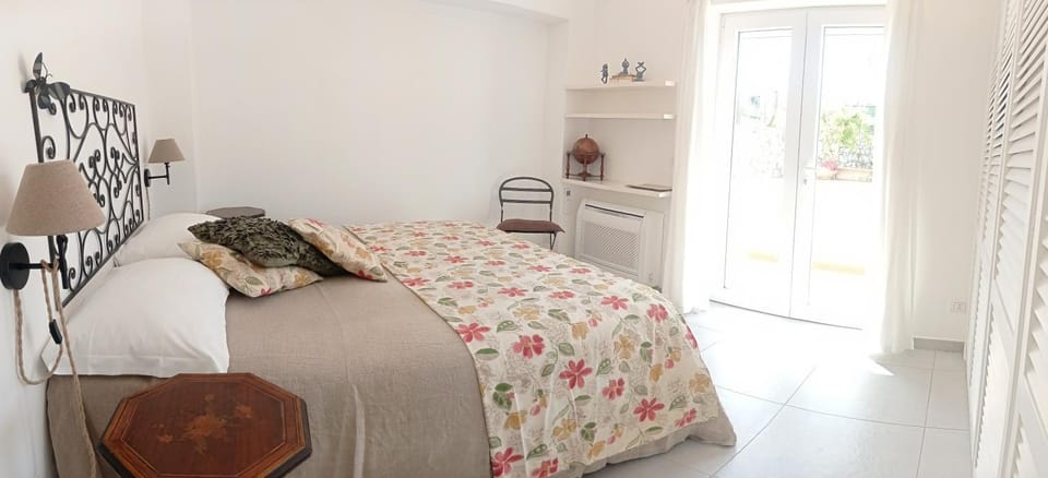 Bed, Balcony/Terrace, Photo of the whole room, Bedroom, furniture, wardrobe