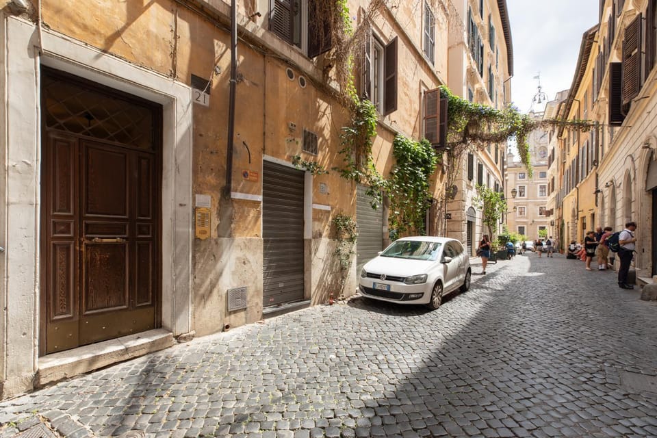 Neighbourhood, Street view